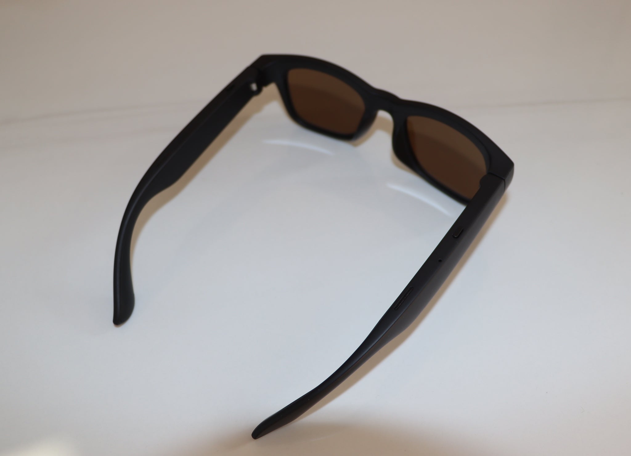 8MP AI Smart Glasses with HD Camera AI Translation Audio Playback Photochromic Lenses