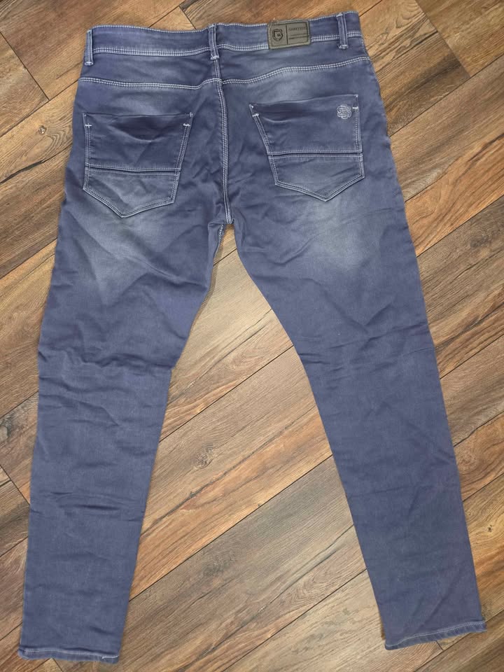 Men’s Street GutZ Dark Wash Jeans - Size 36 (Facebook Marketplace)